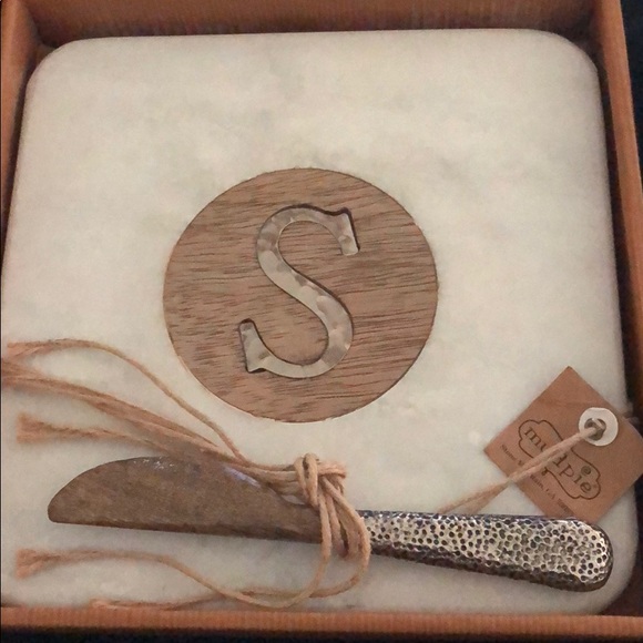 Mud Pie Other - Marble “s” cheeseboard